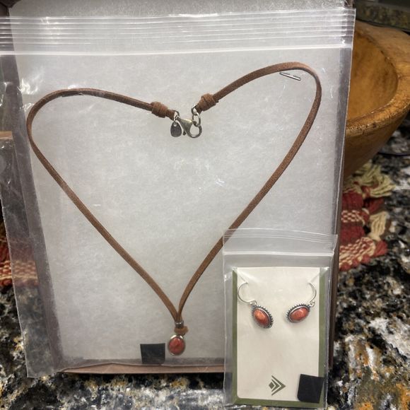 Silpada Coral Pendant/Wrapped in Sterling Silver with Faux Suede Necklace/Set - Picture 2 of 7